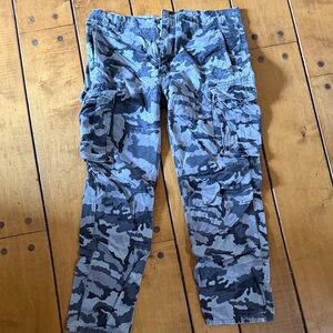 Levi's Men's Gray Camo Cargo Pants